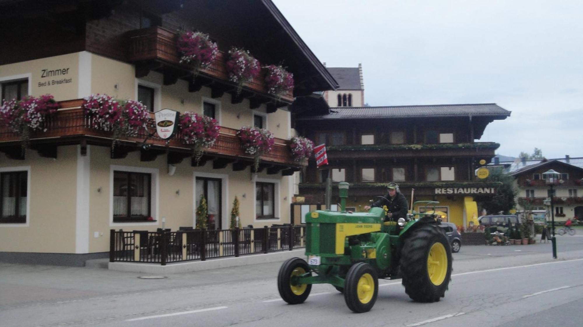 Pension Dorfplatzl Fusch an der Grossglocknerstrasse Extérieur photo